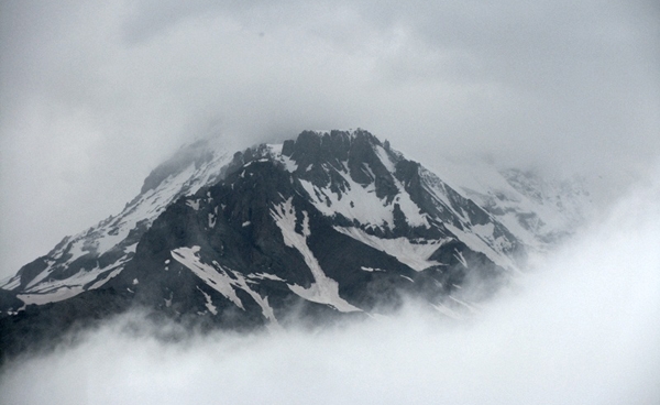 Summit Kazbegi (Mkinvartsveri) 5047m